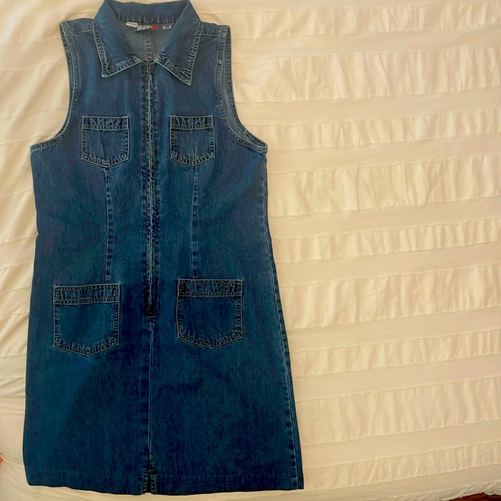 90s Vintage Sleeveless Denim Dress with Pockets size M